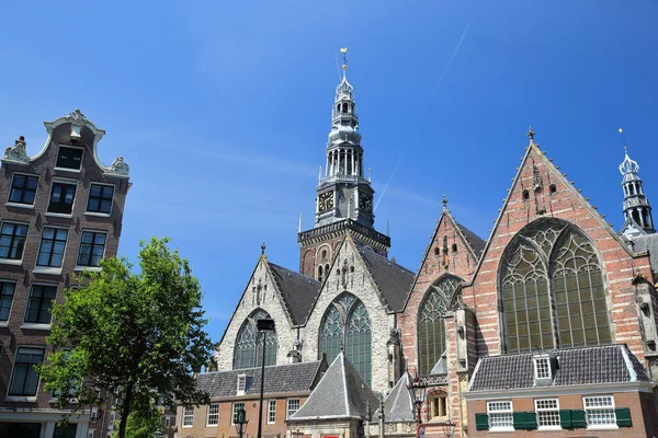 Oude Kerk Kilisesi Hollanda Amsterdam Oudezijds Voorburgwal Kanalı Boyunca Yer — Stok fotoğraf
