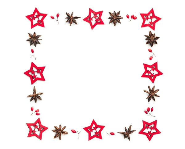 Vánoční Rámeček Červenými Třešněmi Anýzu Hvězdy Červené Dřevěné Hvězdy Bílém — Stock fotografie
