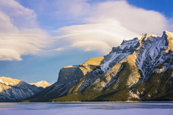 Mount Girouard Χειμώνα Εθνικό Πάρκο Μπανφ Αλμπέρτα Καναδάς — Φωτογραφία Αρχείου