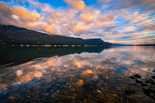 Columbia Lake Reflektion Solnedgången British Columbia Kanada Canadian Rockies Landskap — Stockfoto