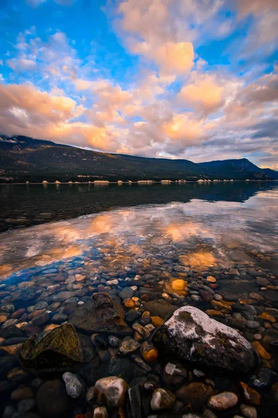 Columbia Lake Reflektion Solnedgången British Columbia Kanada Canadian Rockies Landskap — Stockfoto