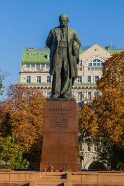 Taras Şevçenko Park (yeşil bina) Taras Şevçenko Üniversitesi, sokakta olan Kiev, ana binadan karşısında yer alır. Vladimirski Kiev şehir. 