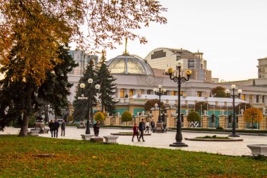 Ukrayna (congress) ve Mariinsky Sarayı Kiev Verkhovna Rada. Bağımsız Ukrayna Mariinsky ödüllendirici, Palace - resepsiyonlar, yabancı Büyükelçiler, zirveleri ve resmi del toplantıları tarafından kimlik bilgileri sunumunu olaylarda ciddi devlet barındıran