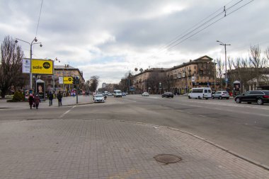 Zaporozhye şehir sokaklarında