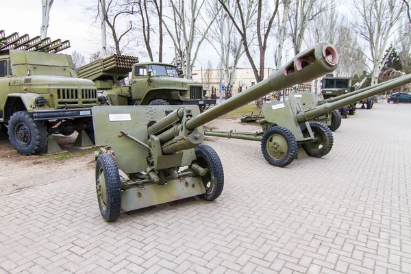 76 mm armata model 1942 (Zis-3) — Zdjęcie stockowe