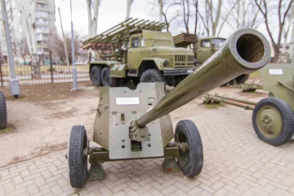 M-42 é uma arma anti-tanque semi-automática soviética de 45 mm — Fotografia de Stock