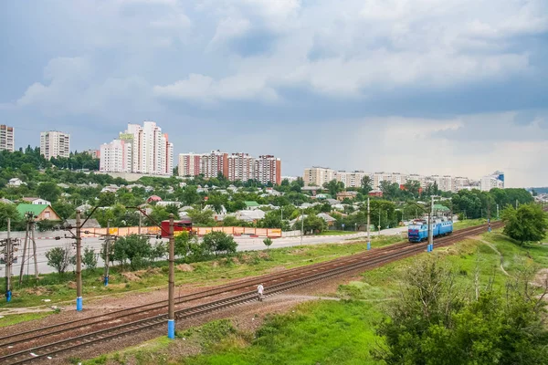 Ferrocarriles y rascacielos en Belgorod Imagen De Stock