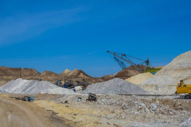 Kaolin ocağında döner ekskavatör