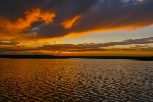 Puesta de sol en el río Dniéper — Foto de Stock