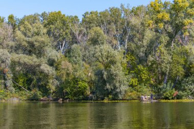 Dinyeper Nehri 'ni sel basıyor.