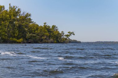 Dinyeper Nehri 'ni sel basıyor.