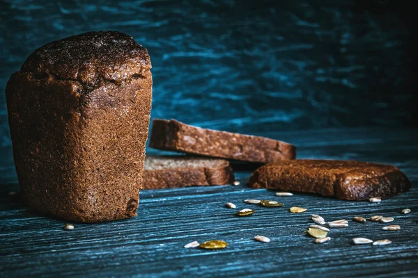 Rustik Tarzı Taze Pişmiş Ekmek — Stok fotoğraf