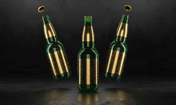 Tři pivní láhve stojící na rustikálním černém stole. Pivní oko. Mokré pivní láhve se zlatými štítky a kapky vody mockup. Reklamní proužek s alkoholem. prostorové vykreslování. — Stock fotografie