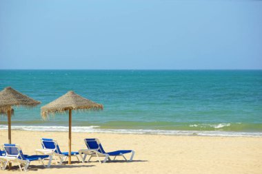 İspanyol okyanusu kıyısında rahatlatıcı bölge. Cadiz, İspanya.