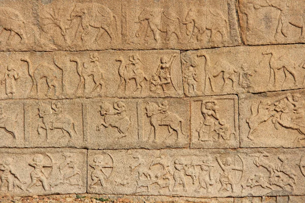 Baixo Relevos Pedra Nas Paredes Templos Hampi Esculpir Pedra Fundo — Fotografia de Stock