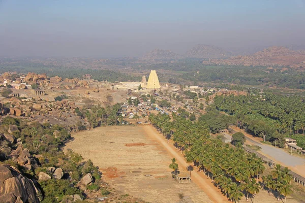 Virupaksha Matanga Virupaksha 寺和集市村亨比 全景从上面 Aerophoto — 图库照片