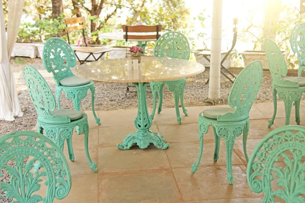 Interior Tiffany Belo Café Verão Cores Tiffany Cadeiras Ferro Forjado — Fotografia de Stock