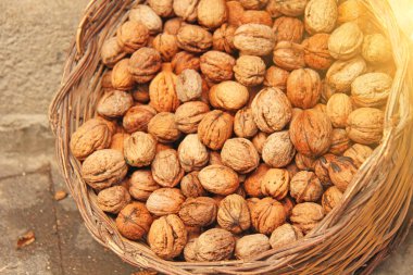 Yunan Fındıkları Hasır Sepette Yatıyor. Sicilya adası, ben