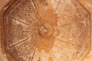 Hampi' de kraliçe hamamları, Karnataka eyaleti, Hindistan. Oyma taş anci