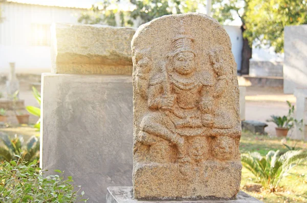 Shiva Stone se encuentra en el museo al aire libre en Hampi, India. Piedra s — Foto de Stock