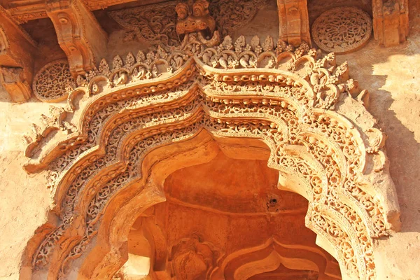 Ναός λωτού Μαχάλ στο Χάμι, Καρνάτακα, Ινδία. Όμορφο σκαλιστό — Φωτογραφία Αρχείου