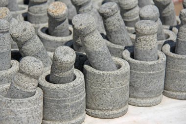 Gri granit taştan baharatlar için Stupa. Stupa Hindistan
