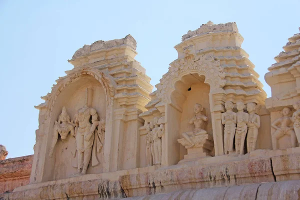 Деталь храма Шива Вирупакша, Хампи, Карнатака, Индия. Стон — стоковое фото