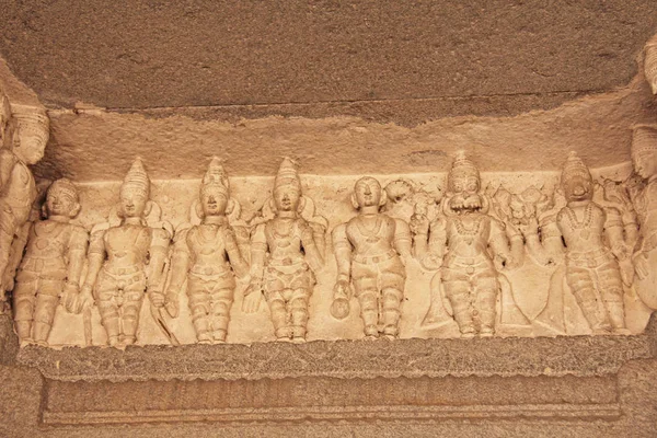 Detail des Shiva Virupaksha Tempels, Hampi, Karnataka, Indien. Das ist der Grund dafür, dass es in den letzten Jahren immer schwieriger geworden ist, einen Nachfolger zu finden. — Stockfoto