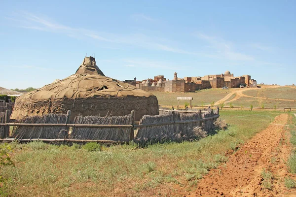 ΓΙΑΡΤ και τοπία για την ταινία, Sarai Batu. Μεσαιωνική πόλη — Φωτογραφία Αρχείου