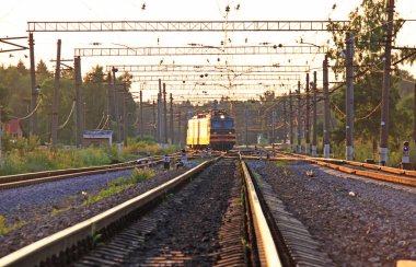 Demiryolu, tren ve raylar.