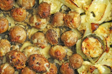 Tavada kızarmış champignons. Lezzetli kızarmış mantar cha