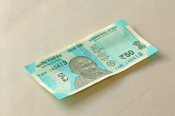 A new banknote of India with a denomination of 50 rupees. Indian — Stock Photo, Image