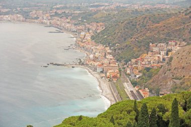 Denizin Güzel Manzara Manzarası, Yeşil Orman, Taormina'nın Eski T