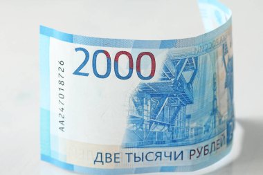 2000 bir banknot ile ruble. Yeni Rus banknot t