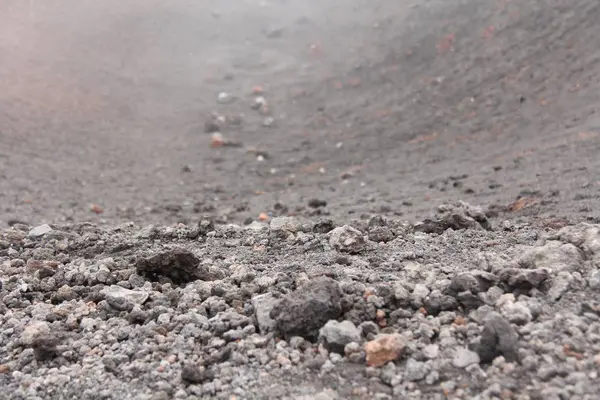 Вулкан Этна. Черная вулканическая Земля, вулканическая лава и камни — стоковое фото