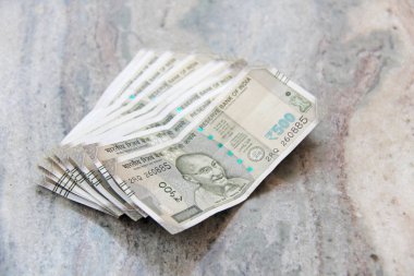 Hint parası ve banknotlar, 500 rupi.