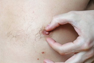 Erkek kıllı meme. Saçlı meme. Kolay erotik ve mizah. Zekâ