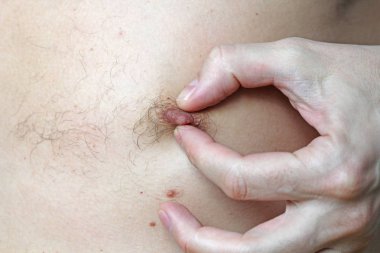 Erkek kıllı meme. Saçlı meme. Kolay erotik ve mizah. Zekâ