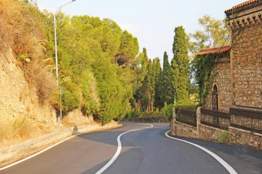 Taor Şehrinde Güzel Sarma ve Pitoresk Yeşil Yol