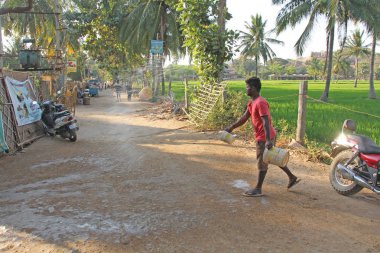 Hindistan, Hampi, 02 Şubat 2018. Köyün ana cadde o