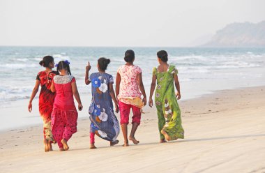 Hindistan, Goa, 22 Ocak 2018. Parlak Hintli kadınların bir grup 