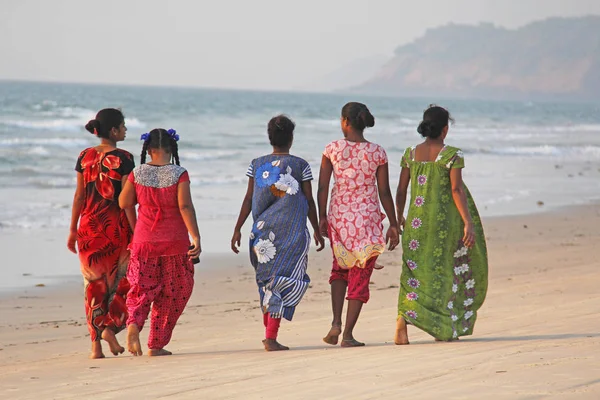 India, GOA, January 22, 2018. A group of Indian women in bright — Stock Photo, Image