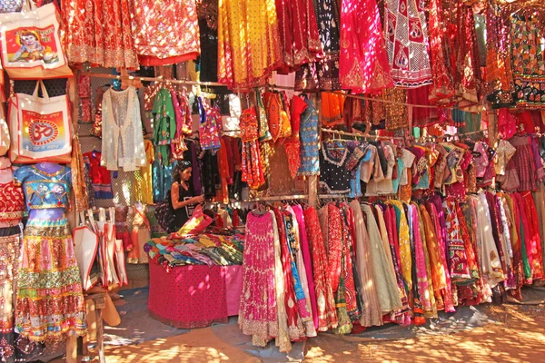 India, Goa. 24 januari 2018. Nationale Indiase kleding en een gebruiksvoorwaarden — Stockfoto