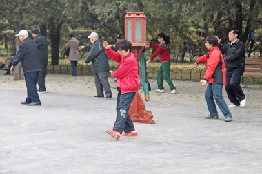 Çin, Pekin - 10 Nisan 2012. Çin'de Çigong. Çigong içinde 