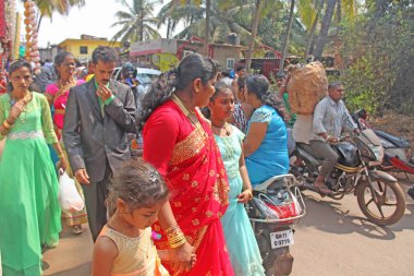 Hindistan, Goa, 28 Ocak 2018. Hindistan sokakları. İnsanlar gider ya da