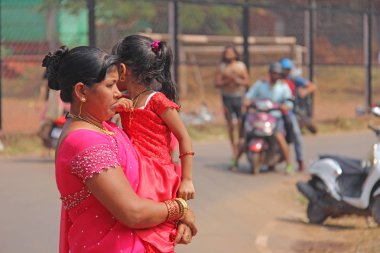 Hindistan, Goa, 28 Ocak 2018. Hindistan sokakları. İnsanlar gider ya da