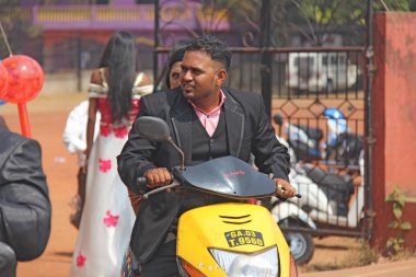 Hindistan, Goa, 28 Ocak 2018. Hindistan sokakları. İnsanlar gider ya da