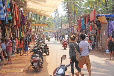 Hindistan, Goa, Arambol. 28 Ocak 2018. Ara'nın merkez caddesi