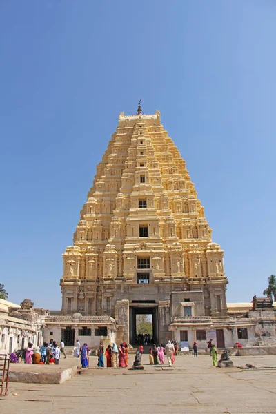 Shiva Virupaksha Temple. Hampi, Karnataka, India. White yellow r — Stock Photo, Image