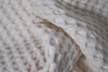 Beyaz-sarı kumaş, Terry, desenli küp şeklinde arka plan. Tasarım kağıdı, afişler, reklam panoları, broşürler için uygun